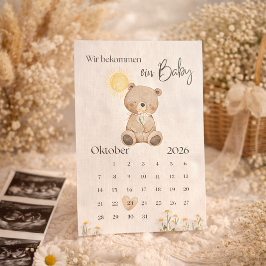 Schwangerschaftsverkündung Karte mit Bärchen Motiv und Kalender im Boho Stil auf Leinenpapier A6 – personalisierte Baby Ankündigung mit Stichtag