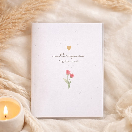 Personalisierte Mutterpass Hülle mit Tulpen Motiv und Name Angelique Imeri, florales Schwangerschaft Geschenk.
